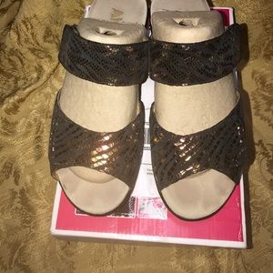 Alegria Women’s Wedge Heel, Bronze, Sz 38(US 8.5-9)